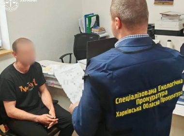 На Харківщині чоловіку оголосили підозру через незаконну вирубку лісу.
